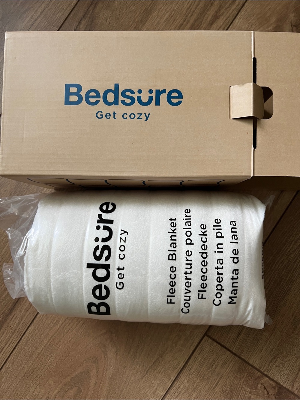 Bedsure White Fleece Blanket - Plush Throw